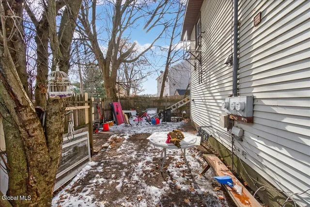 $279,900 | 1886 Ave B, Unit 1 2 3, Watervliet, NY 12189