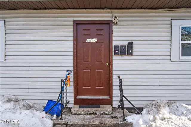 $279,900 | 1886 Ave B, Unit 1 2 3, Watervliet, NY 12189