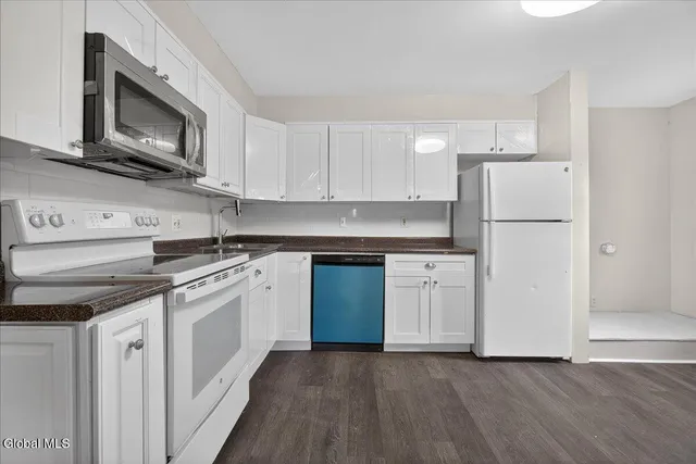 $279,900 | 1886 Ave B, Unit 1 2 3, Watervliet, NY 12189