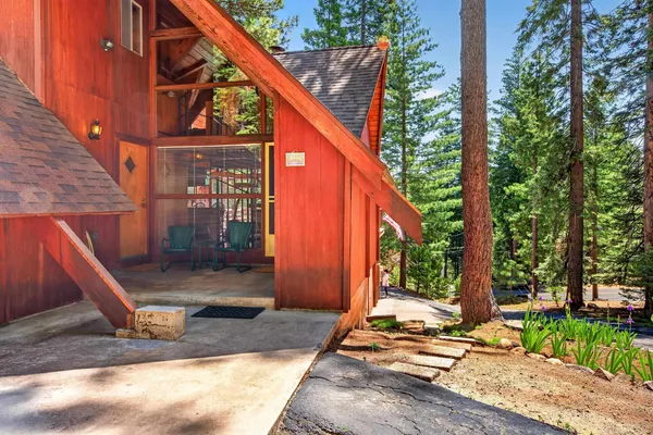 $525,000 | 647 East Mountain Ridge Road, Lake Almanor, CA 96137