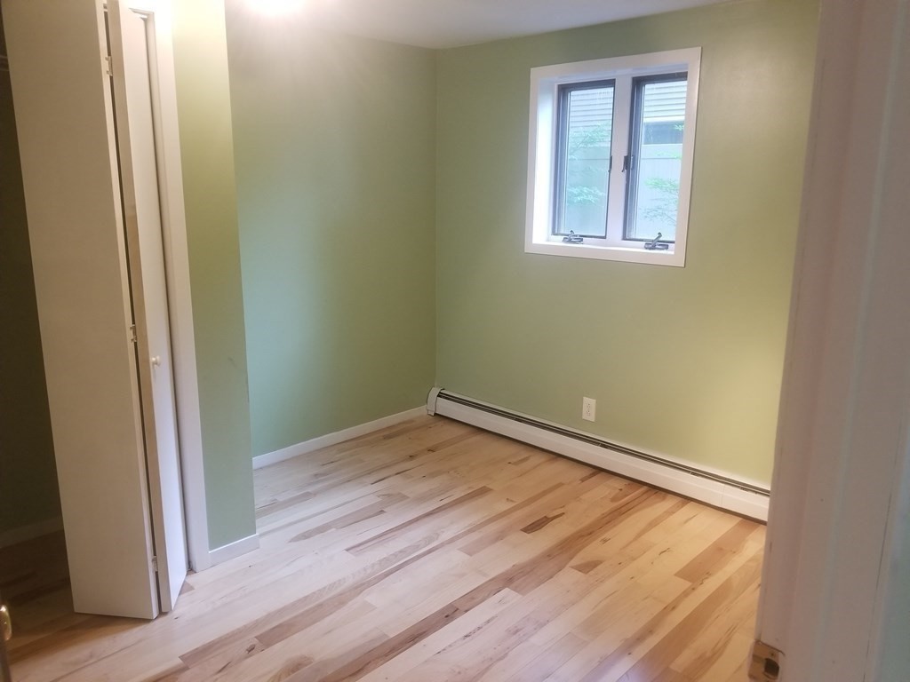 35 West Farms Road Northampton, MA 01062 - Photo 6 of 12