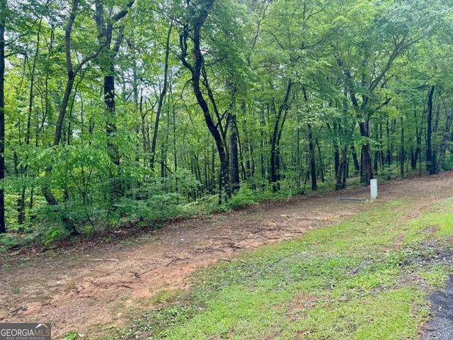 a picture of a entrance