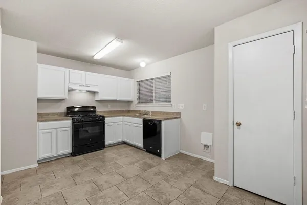 $1,800 | 1617 Nichole Woods Drive, Houston, TX 77047