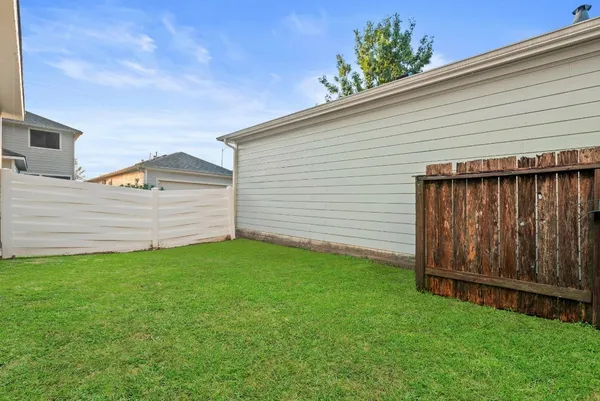 $1,800 | 1617 Nichole Woods Drive, Houston, TX 77047