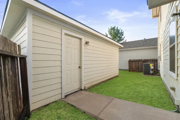 $1,800 | 1617 Nichole Woods Drive, Houston, TX 77047