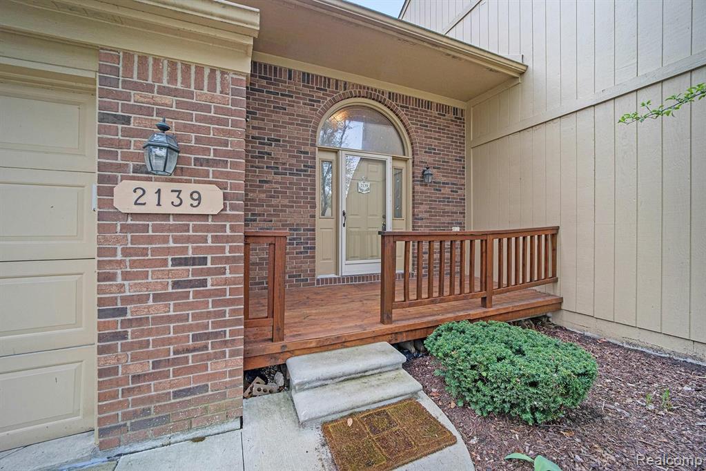 2139 Rochelle Park Drive, Unit 73 Rochester Hills, MI 48309 - Photo 2 of 34