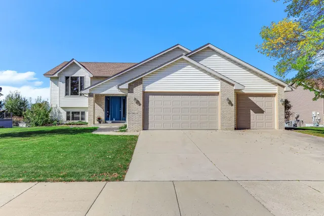 $390,000 | 9610 42nd Street Northeast, St. Michael, MN 55376