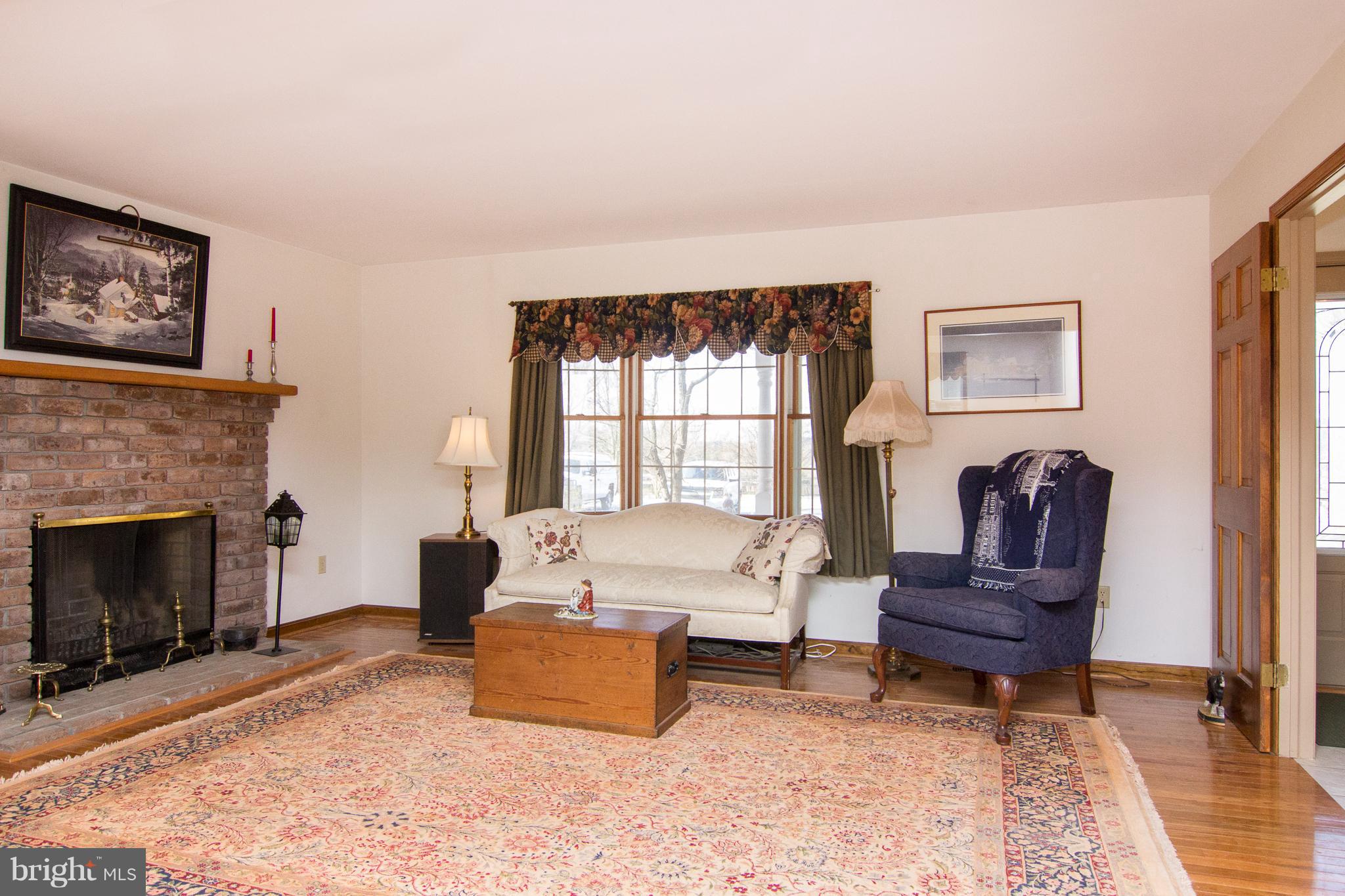 1834 Liberty Road Westminster, MD 21157 - Photo 8 of 30 Living Room