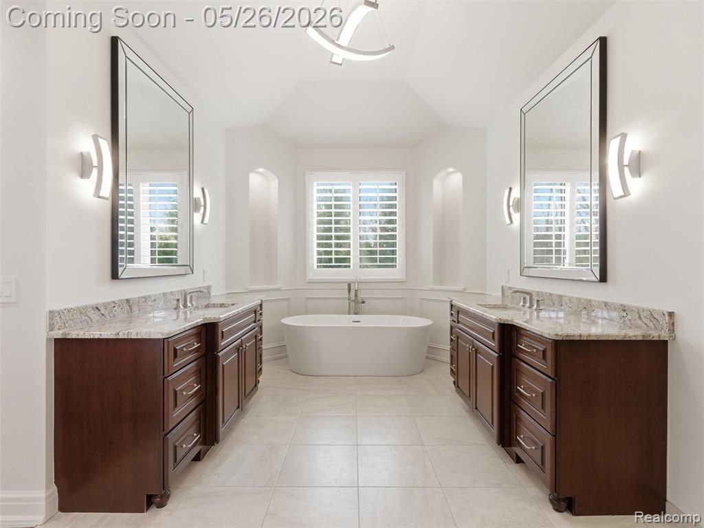 2475 Creekside Court Rochester, MI 48306 - Photo 17 of 53