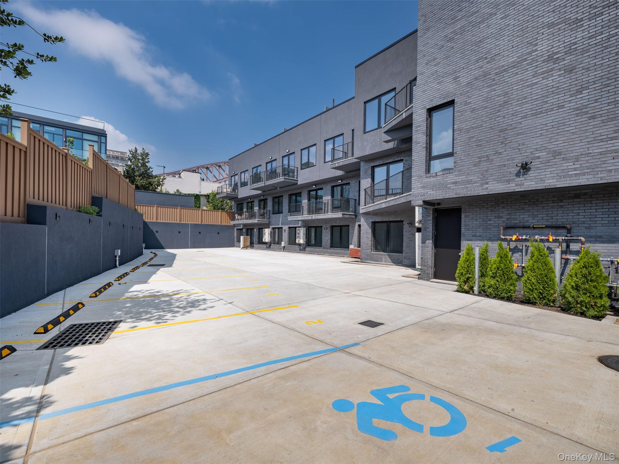 21-31 Shore Boulevard, Unit 1E Queens, NY 11105 - Photo 10 of 12 a view of large building