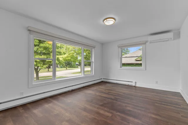 $870,000 | 2180 White Swan Drive, Oshkosh, WI 54901