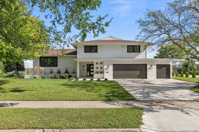 $870,000 | 2180 White Swan Drive, Oshkosh, WI 54901