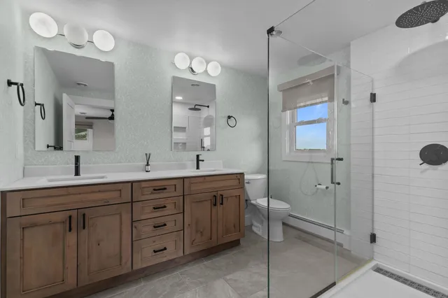 $870,000 | 2180 White Swan Drive, Oshkosh, WI 54901