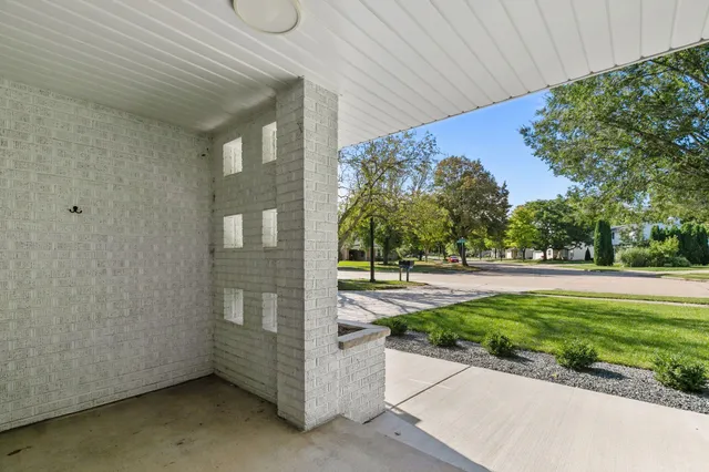 $870,000 | 2180 White Swan Drive, Oshkosh, WI 54901