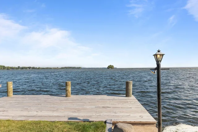 $870,000 | 2180 White Swan Drive, Oshkosh, WI 54901