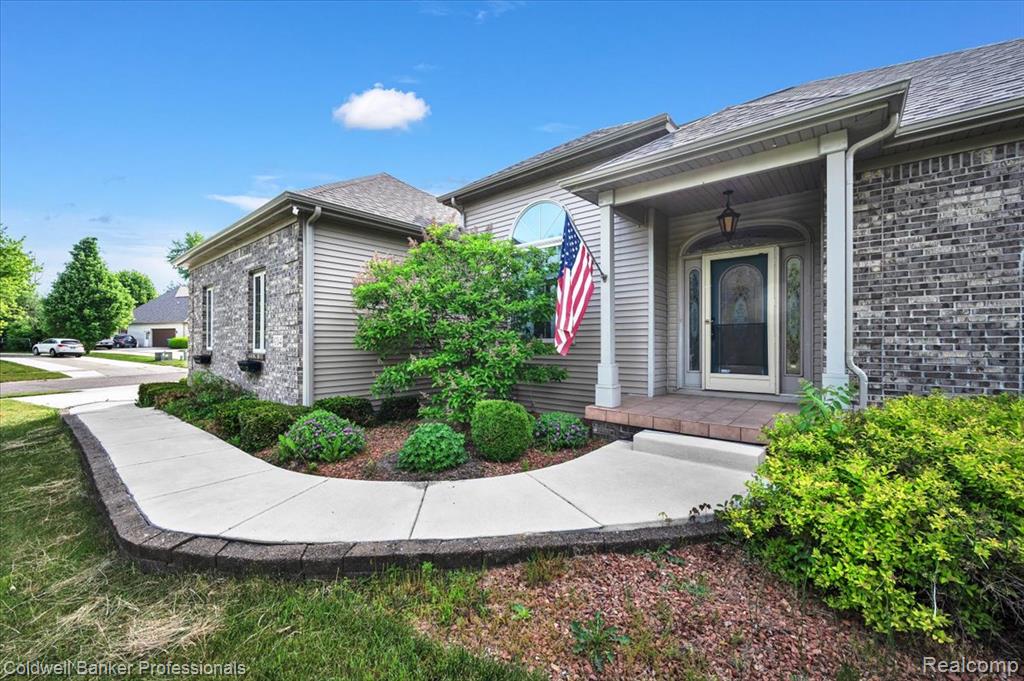 604 Carriage Way Davison, MI 48423 - Photo 2 of 28