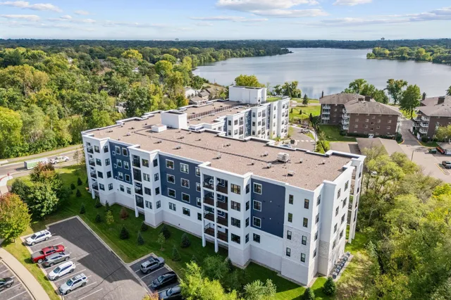 $355,784 | 1875 East Shore Drive, Unit 302, St. Paul, MN 55109