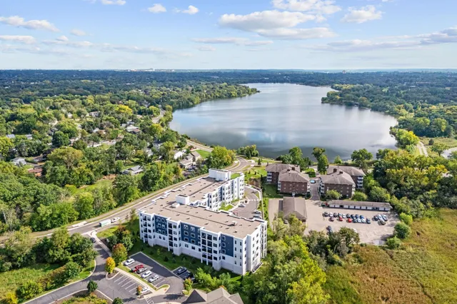$355,784 | 1875 East Shore Drive, Unit 302, St. Paul, MN 55109