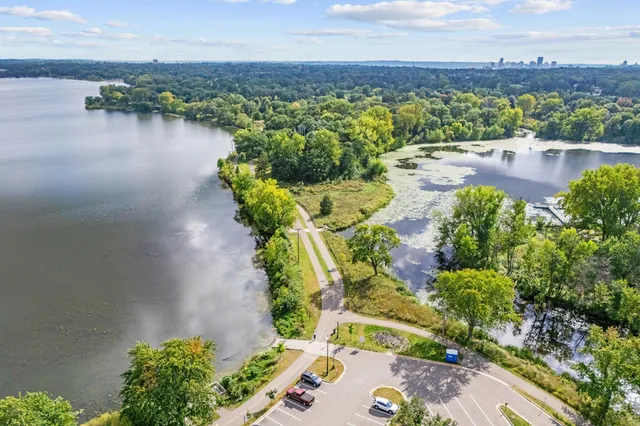 $355,784 | 1875 East Shore Drive, Unit 302, St. Paul, MN 55109