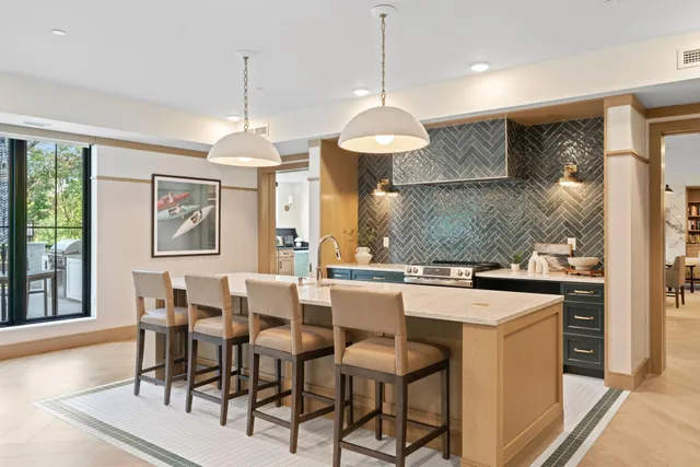 $355,784 | 1875 East Shore Drive, Unit 302, St. Paul, MN 55109