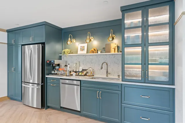 $355,784 | 1875 East Shore Drive, Unit 302, St. Paul, MN 55109