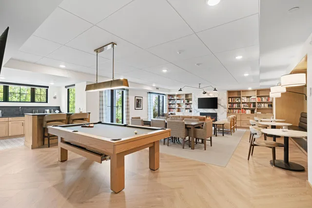 $355,784 | 1875 East Shore Drive, Unit 302, St. Paul, MN 55109