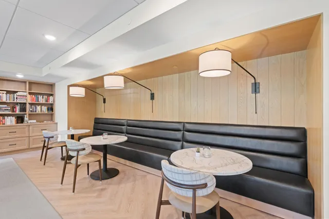 $355,784 | 1875 East Shore Drive, Unit 302, St. Paul, MN 55109