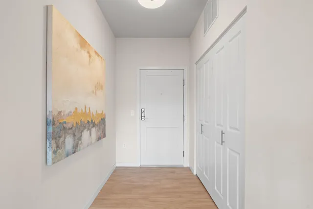 $355,784 | 1875 East Shore Drive, Unit 302, St. Paul, MN 55109