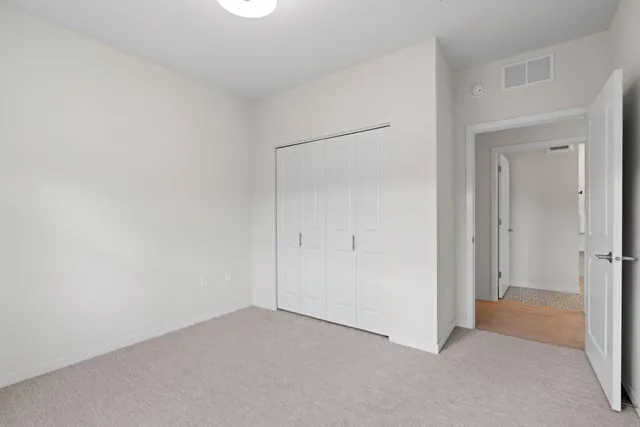 $355,784 | 1875 East Shore Drive, Unit 302, St. Paul, MN 55109