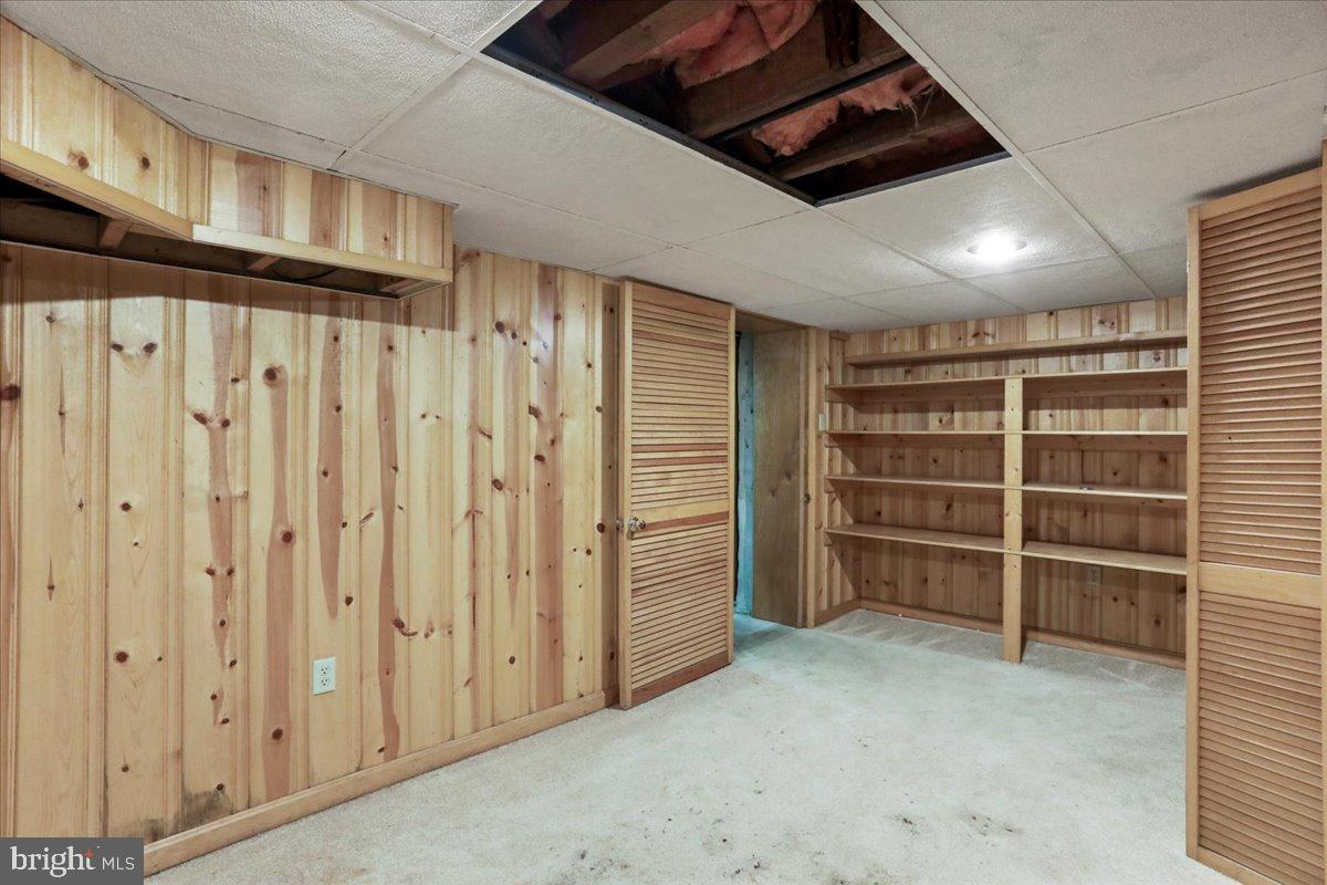 19011 Orchard Terrace Road Hagerstown, MD 21742 - Photo 37 of 41 a view of walk in closet