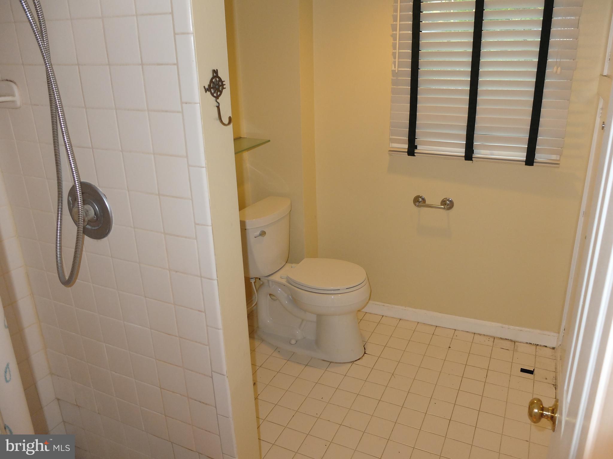 2662 Ogleton Road Annapolis, MD 21403 - Photo 13 of 22 Lower level bath