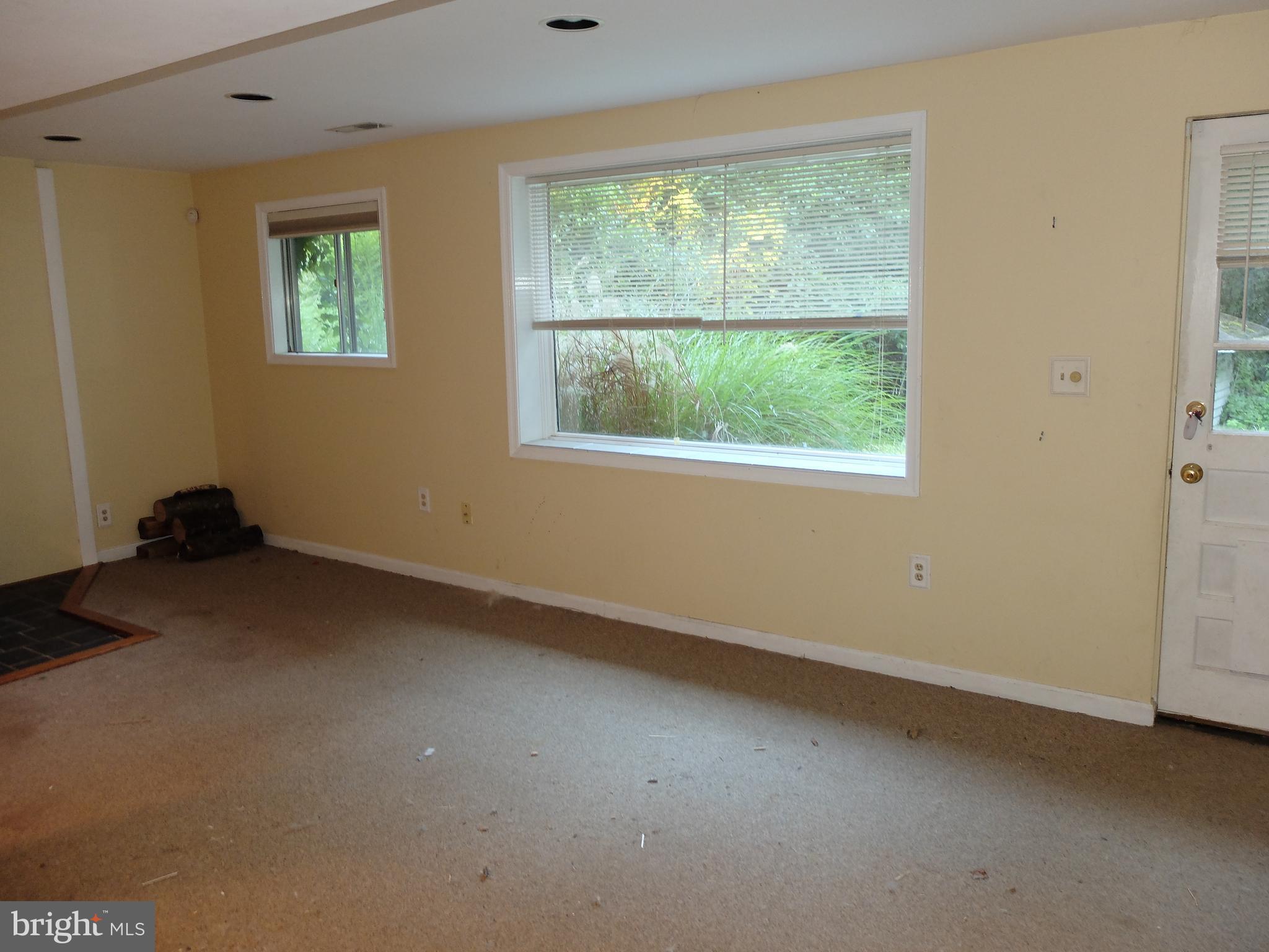2662 Ogleton Road Annapolis, MD 21403 - Photo 14 of 22 Family Room