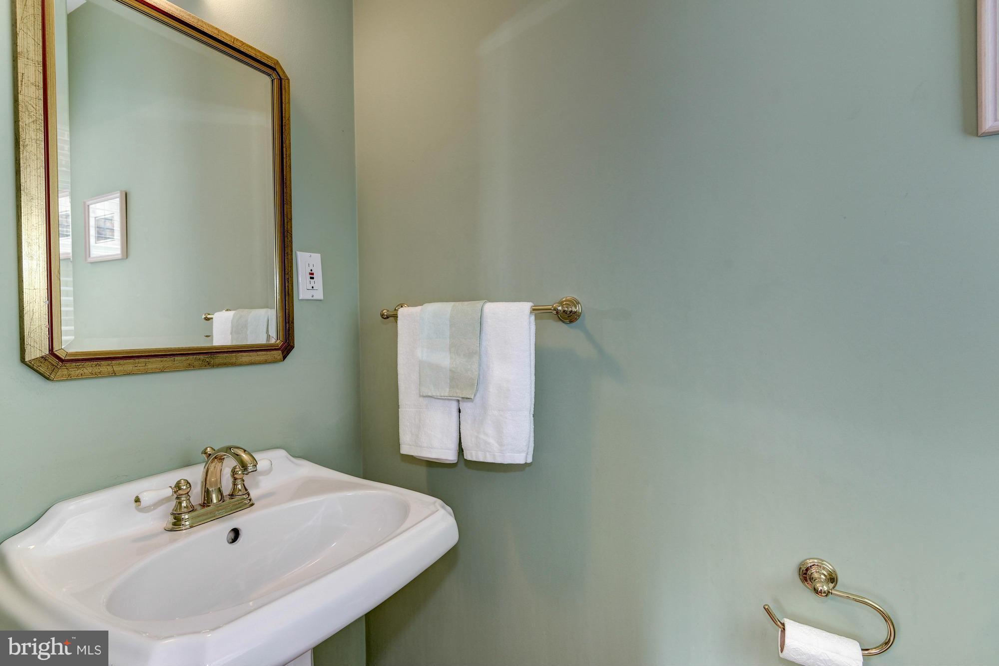 5228 Elliott Road Bethesda, MD 20816 - Photo 11 of 30 Main level powder room