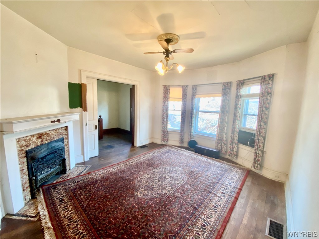 402 Baynes Street Buffalo, NY 14213 - Photo 19 of 37 Upper Apartment: Bay windows provide lots of lig