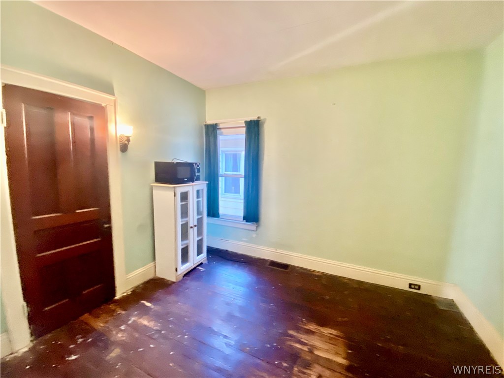 402 Baynes Street Buffalo, NY 14213 - Photo 27 of 37 Upper Apartment: 2nd of 3 bedrooms.