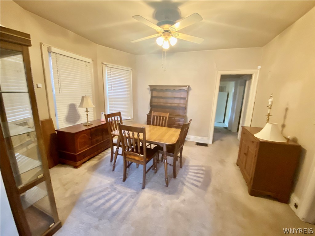 402 Baynes Street Buffalo, NY 14213 - Photo 6 of 37 Lower Apartment: Large dining room for family din