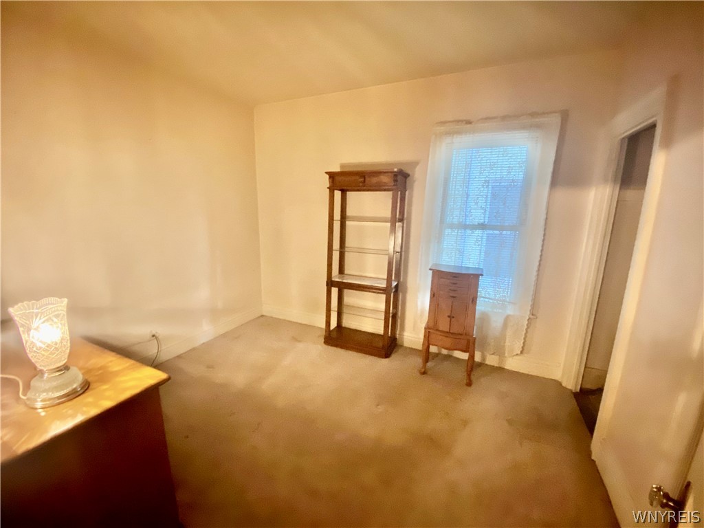 402 Baynes Street Buffalo, NY 14213 - Photo 10 of 37 Lower Apartment: 1st of 3 bedrooms.