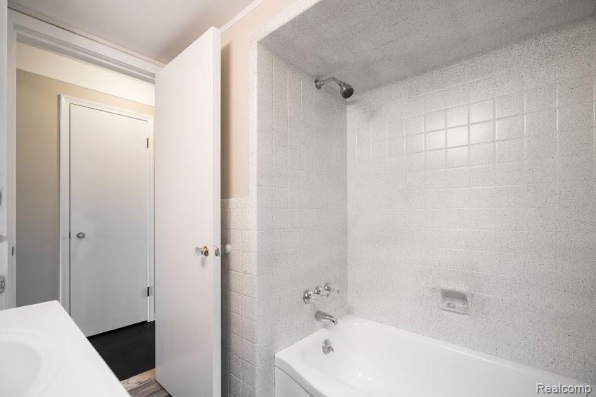 8584 Harding Center Line, MI 48015 - Photo 20 of 43