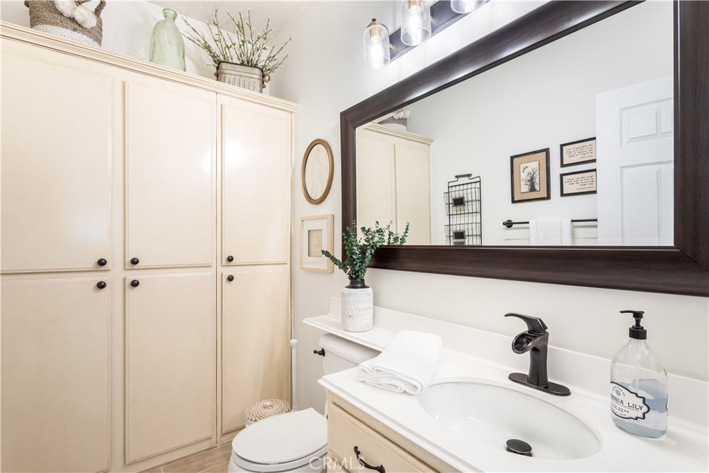 43252 Modena Drive Temecula, CA 92592 - Photo 12 of 48 Main Level 1/2 Bath