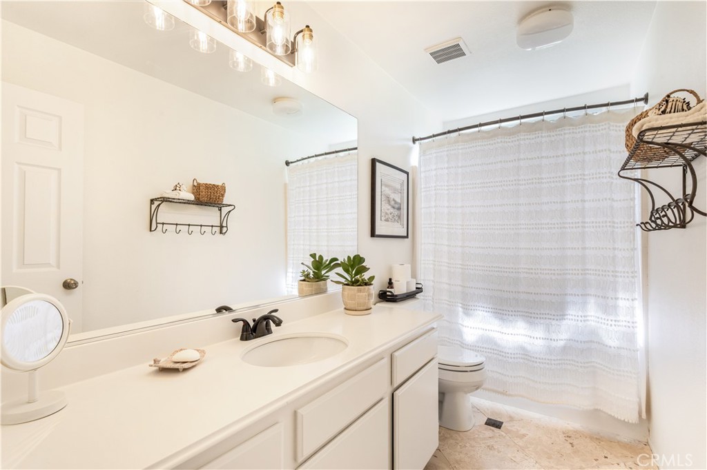 43252 Modena Drive Temecula, CA 92592 - Photo 22 of 48 Upper Bathroom