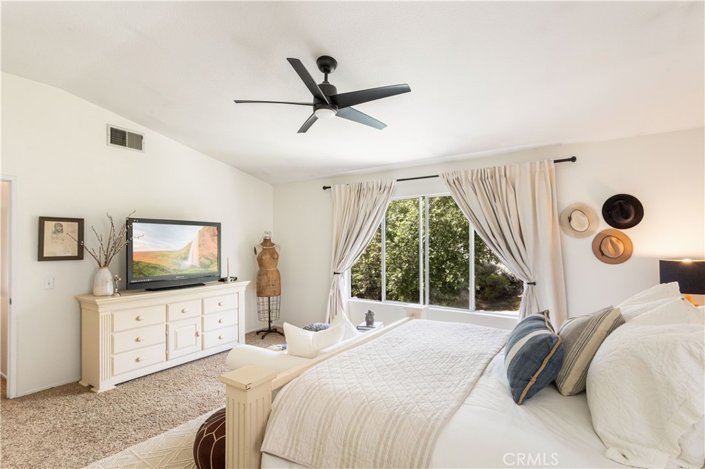 43252 Modena Drive Temecula, CA 92592 - Photo 26 of 48 High Ceilings