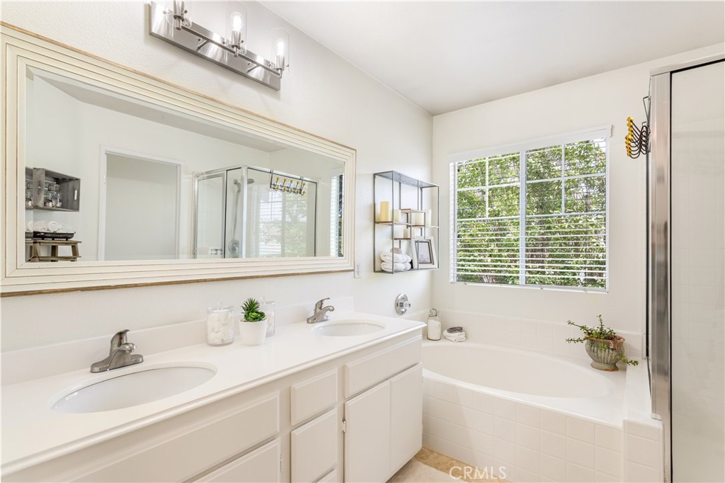 43252 Modena Drive Temecula, CA 92592 - Photo 29 of 48 Primary Bathroom