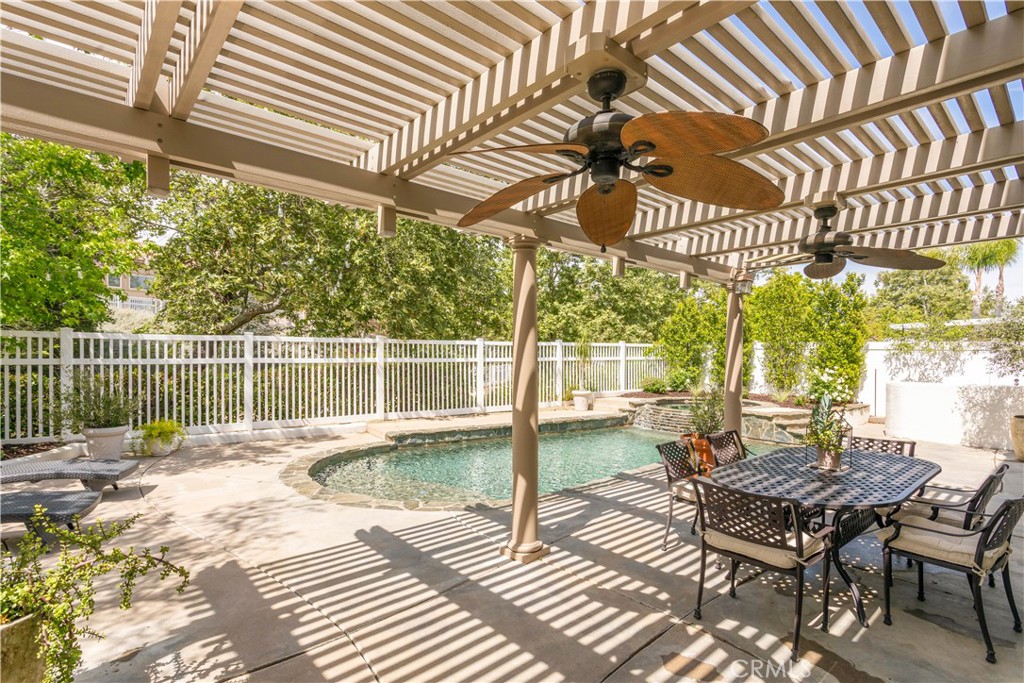 43252 Modena Drive Temecula, CA 92592 - Photo 32 of 48 Loads of Shade