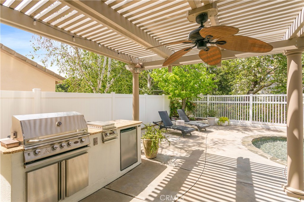 43252 Modena Drive Temecula, CA 92592 - Photo 33 of 48 BBQ Island