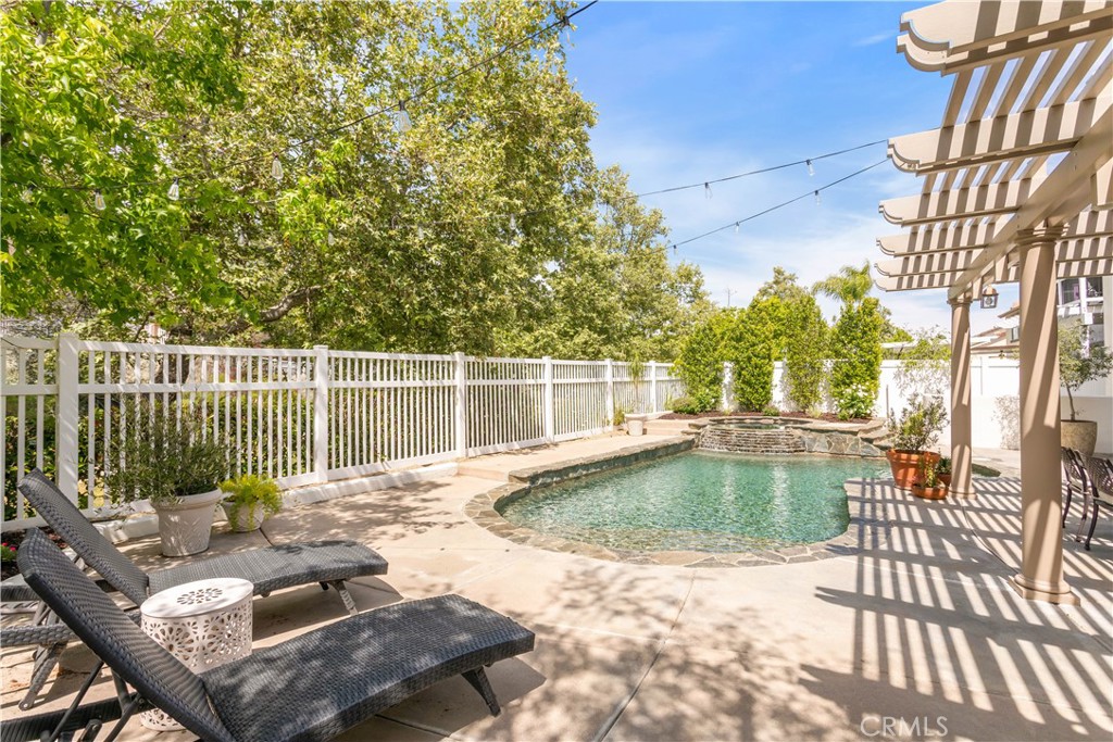 43252 Modena Drive Temecula, CA 92592 - Photo 35 of 48 Loads of Sun