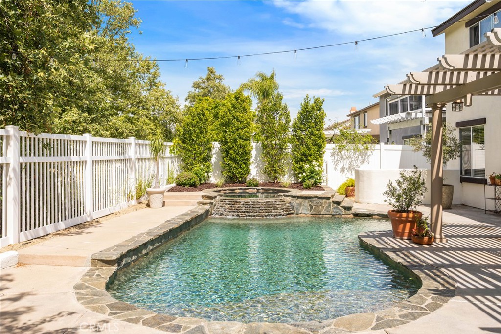 43252 Modena Drive Temecula, CA 92592 - Photo 36 of 48 Dive In!