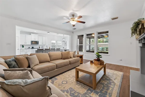 $5,400 | 66 South Longsford Circle, The Woodlands, TX 77382