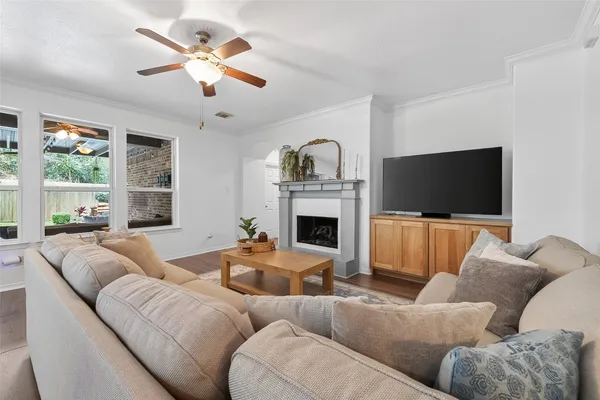 $5,400 | 66 South Longsford Circle, The Woodlands, TX 77382