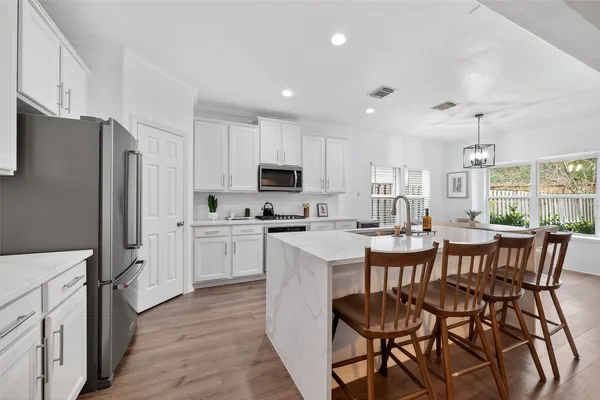 $5,400 | 66 South Longsford Circle, The Woodlands, TX 77382