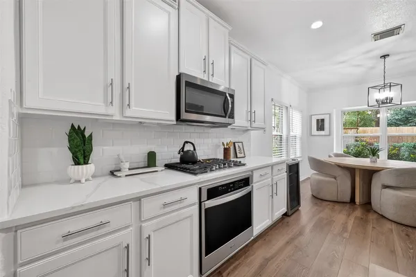 $5,400 | 66 South Longsford Circle, The Woodlands, TX 77382